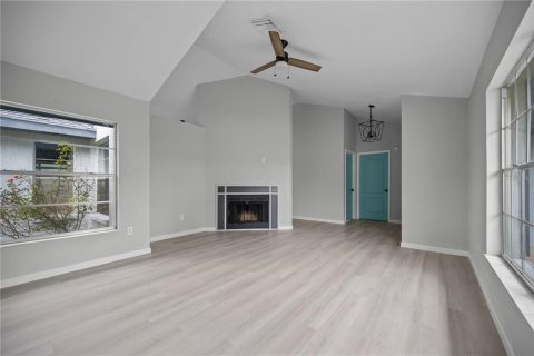House in Brandon, Florida 3 bedrooms, 166.02 sq.m. № 2393622 - photo 3