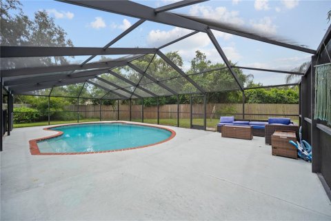 House in Brandon, Florida 3 bedrooms, 166.02 sq.m. № 2393622 - photo 25