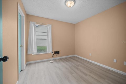 House in Brandon, Florida 3 bedrooms, 166.02 sq.m. № 2393622 - photo 16