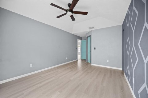 House in Brandon, Florida 3 bedrooms, 166.02 sq.m. № 2393622 - photo 11