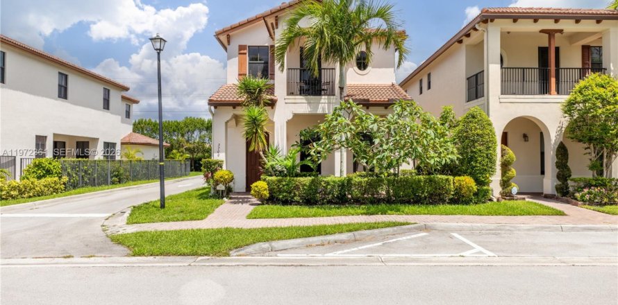 House in Cooper City, Florida 3 bedrooms, 153.66 sq.m. № 2040619