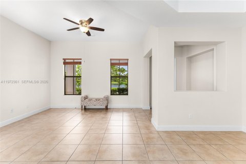 House in Cooper City, Florida 3 bedrooms, 153.66 sq.m. № 2040619 - photo 19