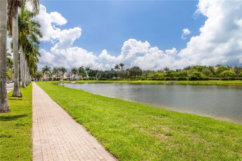 House in Cooper City, Florida 3 bedrooms, 153.66 sq.m. № 2040619 - photo 3