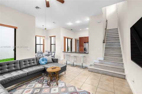 House in Cooper City, Florida 3 bedrooms, 153.66 sq.m. № 2040619 - photo 25