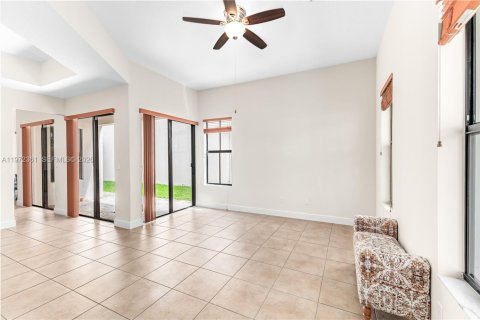 House in Cooper City, Florida 3 bedrooms, 153.66 sq.m. № 2040619 - photo 17