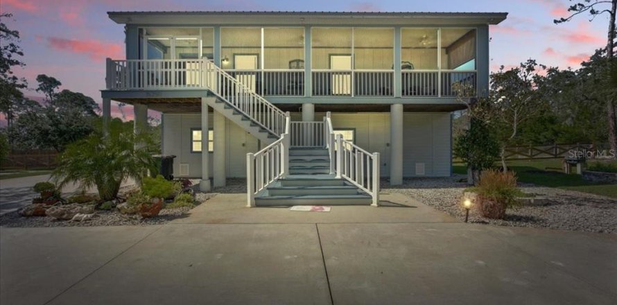 Villa ou maison à Cedar Key, Floride 2 chambres, 115.2 m2 № 1723439