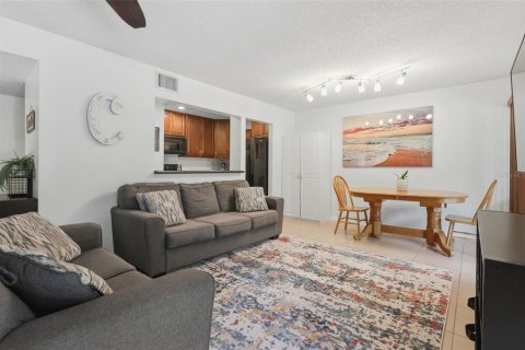 Copropriété à vendre à Deltona, Floride: 2 chambres, 83.33 m2 № 2147436 - photo 10