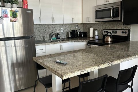 Copropriété à louer à Miami Beach, Floride: 2 chambres № 1691402 - photo 2