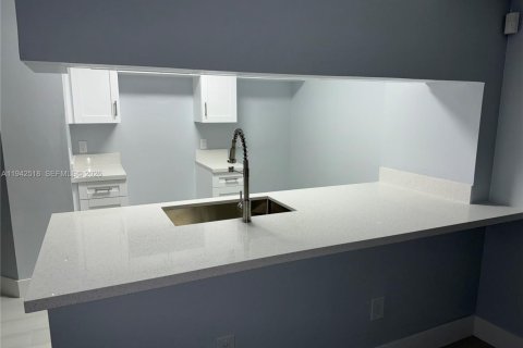 Condominio en venta en Hollywood, Florida, 3 dormitorios, 100.71 m2 № 2152763 - foto 6