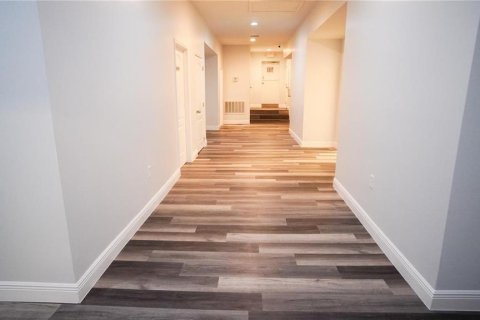 Propiedad comercial en alquiler en Kissimmee, Florida, 642.14 m2 № 1908450 - foto 5