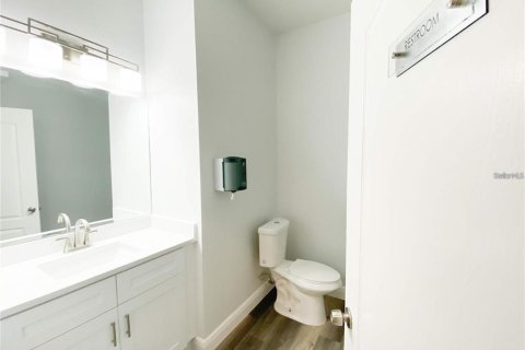 Propiedad comercial en alquiler en Kissimmee, Florida, 642.14 m2 № 1908450 - foto 6