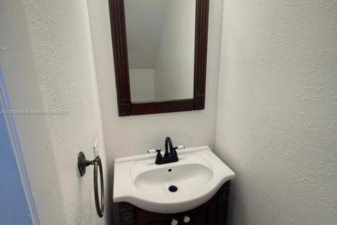 Снять в аренду кондоминиум в Хайалиа, Флорида 3 спальни, 144.74м2, № 1928823 - фото 5