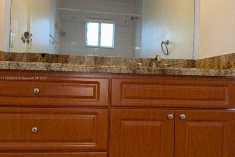 Снять в аренду кондоминиум в Хайалиа, Флорида 3 спальни, 144.74м2, № 1928823 - фото 10