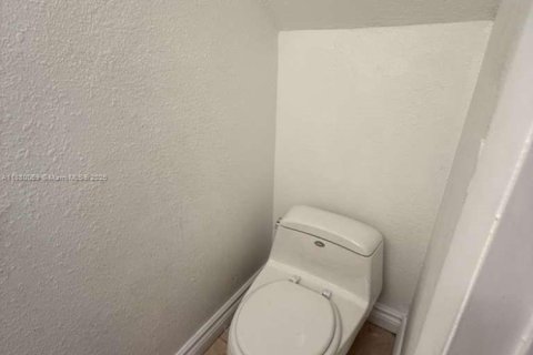 Снять в аренду кондоминиум в Хайалиа, Флорида 3 спальни, 144.74м2, № 1928823 - фото 14