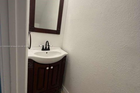 Снять в аренду кондоминиум в Хайалиа, Флорида 3 спальни, 144.74м2, № 1928823 - фото 9