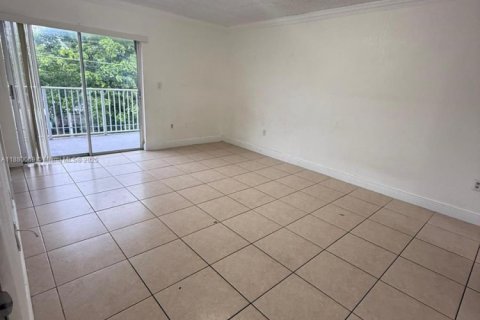 Снять в аренду кондоминиум в Хайалиа, Флорида 3 спальни, 144.74м2, № 1928823 - фото 1