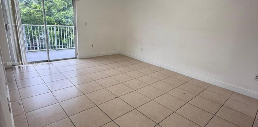 Кондоминиум с 3 спальнями в Хайалиа, Флорида № 1928823