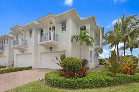 Adosado en venta en Juno Beach, Florida, 3 dormitorios, 191.19 m2 № 1821996 - foto 1