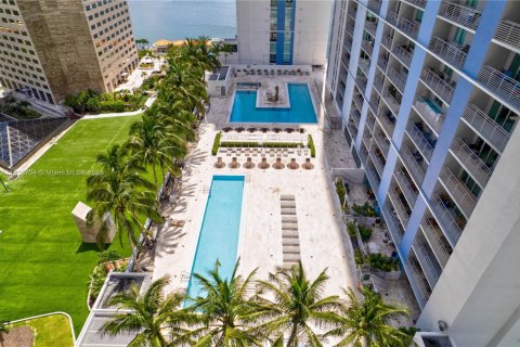Condo in Miami, Florida, 2 bedrooms  № 1937255 - photo 6