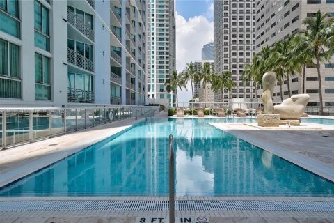 Condo in Miami, Florida, 2 bedrooms  № 1937255 - photo 7