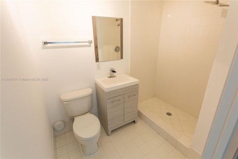 Copropriété à louer à Coral Gables, Floride: 2 chambres, 111.67 m2 № 1842878 - photo 11