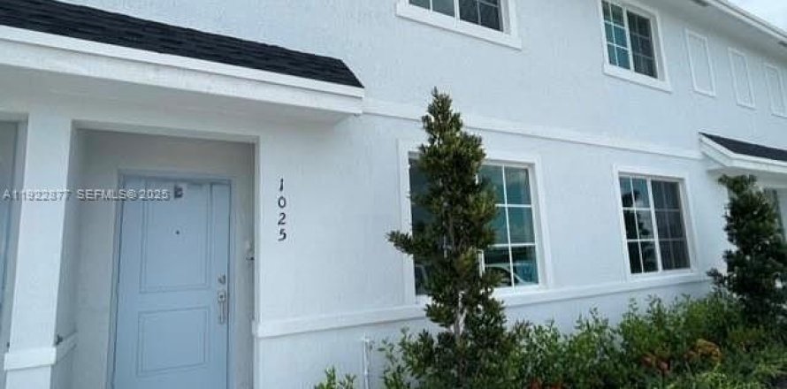 Villa ou maison à Florida City, Floride 3 chambres, 132.39 m2 № 1976726