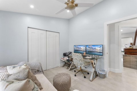 Condo in Delray Beach, Florida, 2 bedrooms № 2416110 - photo 9