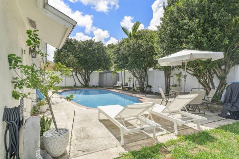 Condo in Delray Beach, Florida, 2 bedrooms № 2416110 - photo 22