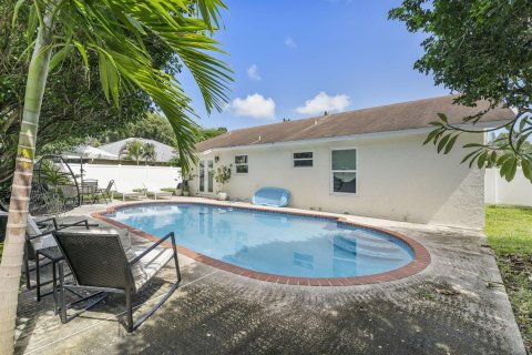 Condo in Delray Beach, Florida, 2 bedrooms № 2416110 - photo 2