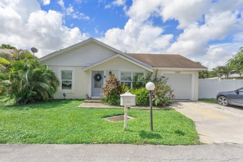 Condo in Delray Beach, Florida, 2 bedrooms № 2416110 - photo 24