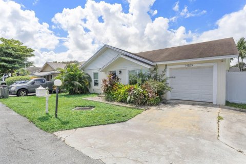 Condo in Delray Beach, Florida, 2 bedrooms № 2416110 - photo 25
