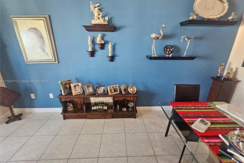 Condo in Coral Gables, Florida, 1 bedroom  № 1865736 - photo 20