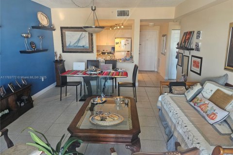 Condo in Coral Gables, Florida, 1 bedroom  № 1865736 - photo 15