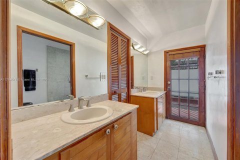 Casa en venta en Palmetto Bay, Florida, 4 dormitorios, 250.84 m2 № 1643885 - foto 19