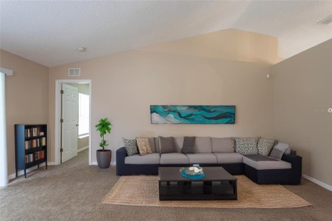House in Palm Coast, Florida 3 bedrooms, 155.8 sq.m. № 1899841 - photo 18