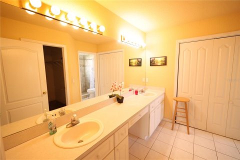 Casa en venta en New Port Richey, Florida, 4 dormitorios, 251.58 m2 № 2109912 - foto 13