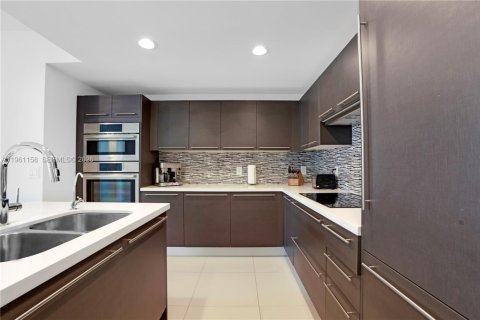 Copropriété à vendre à Doral, Floride: 2 chambres, 115.57 m2 № 2026389 - photo 2