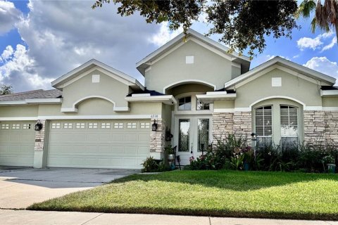 House in Orlando, Florida 4 bedrooms, 283.82 sq.m. № 2354649