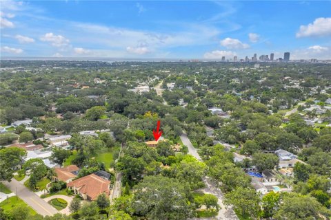 House in Saint Petersburg, Florida 3 bedrooms, 169.64 sq.m. № 1905033 - photo 13