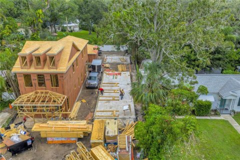 House in Saint Petersburg, Florida 3 bedrooms, 169.64 sq.m. № 1905033 - photo 4