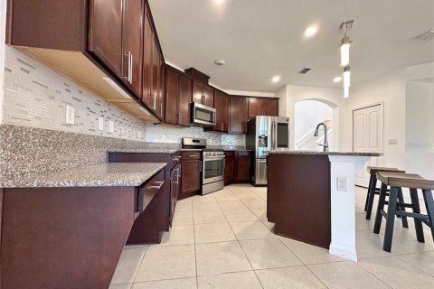 House in Davenport, Florida 5 bedrooms, 257.15 sq.m. № 2105229 - photo 9