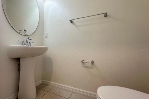 House in Davenport, Florida 5 bedrooms, 257.15 sq.m. № 2105229 - photo 5