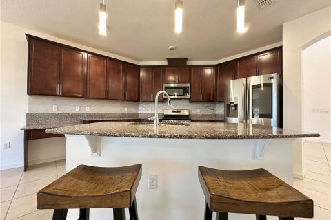 House in Davenport, Florida 5 bedrooms, 257.15 sq.m. № 2105229 - photo 7