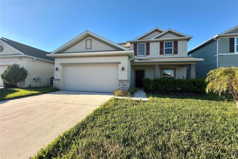 House in Davenport, Florida 5 bedrooms, 257.15 sq.m. № 2105229