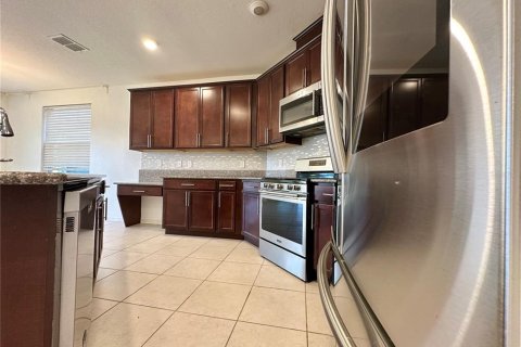 House in Davenport, Florida 5 bedrooms, 257.15 sq.m. № 2105229 - photo 8
