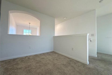 House in Davenport, Florida 5 bedrooms, 257.15 sq.m. № 2105229 - photo 24