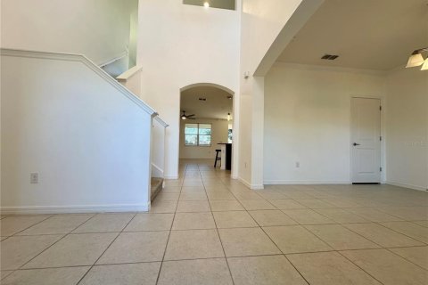 House in Davenport, Florida 5 bedrooms, 257.15 sq.m. № 2105229 - photo 3