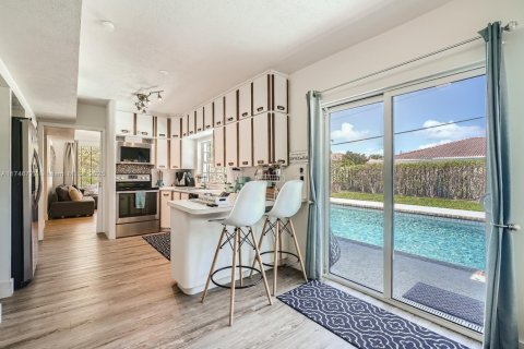 Villa ou maison à vendre à Lighthouse Point, Floride: 4 chambres, 177.44 m2 № 1693490 - photo 3