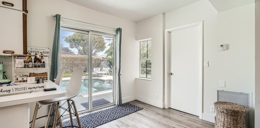 Villa ou maison à Lighthouse Point, Floride 4 chambres, 177.44 m2 № 1693490
