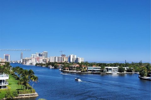 Appartement à louer à Aventura, Floride: 2 chambres, 92.16 m2 № 1867742 - photo 1